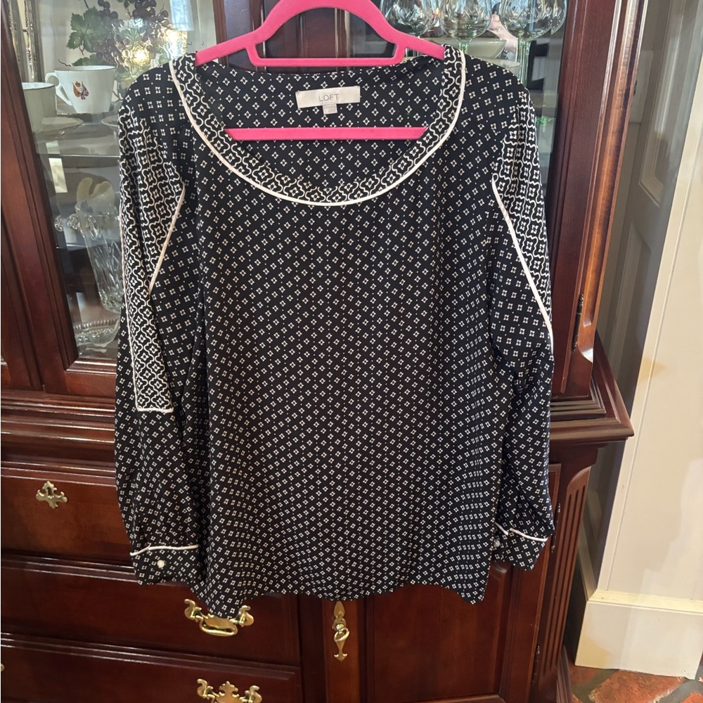 LOFT Black and Cream Patterned Women's Top